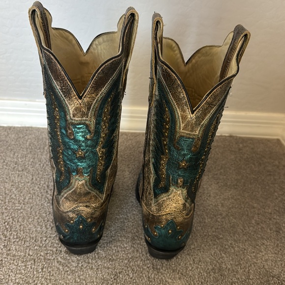 Women’s Snip Toe Boots - Picture 3 of 6